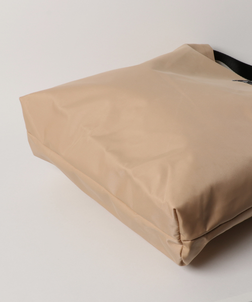 MERLOT（メルロー）の「ナイロントートバッグ2550（トートバッグ・レディース・レッド/ブラック/ベージュ/カーキ・FREE）」の6枚目の写真