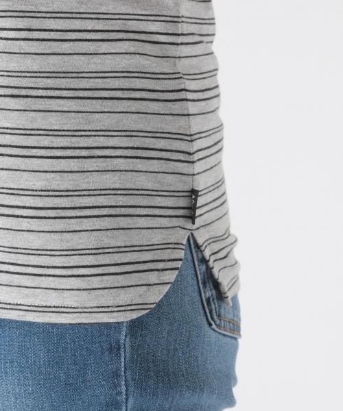 Afends(アフェンズ)の「【AFENDS(アフェンズ)】DANTE BANDCUT(Tシャツ/カットソー・レディース・グレー・SMALL)」の9枚目の写真