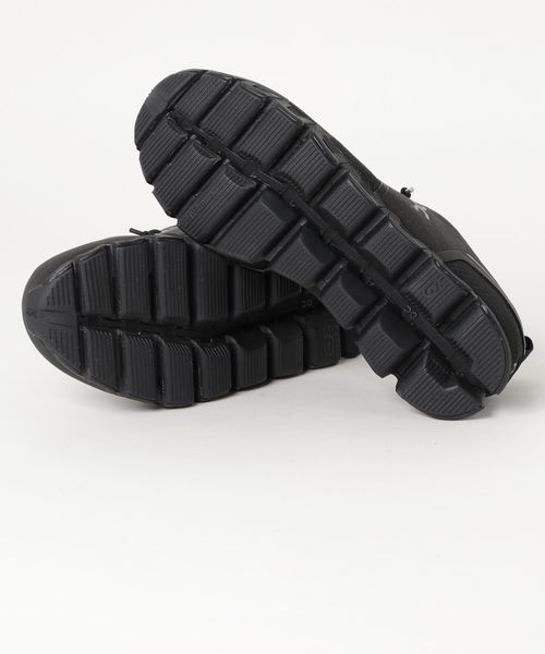 On(オン)の「オン On Cloud Waterproof クラウドウォータープルーフ Black & Lunar 19.99987(スニーカー・メンズ・ブラック×グレー・25.5cm/26.5cm/27.5cm/26.0cm/27.0cm/28.0cm/25.0cm/28.5cm/29.0cm)」の2枚目の写真