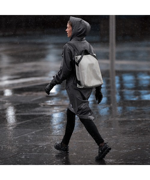 On(オン)の「オン On Cloud Waterproof クラウドウォータープルーフ Black & Lunar 19.99987(スニーカー・メンズ・ブラック×グレー・25.5cm/26.5cm/27.5cm/26.0cm/27.0cm/28.0cm/25.0cm/28.5cm/29.0cm)」の9枚目の写真