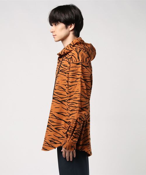 JOHN LAWRENCE SULLIVAN（ジョンローレンスサリバン）の「TIGER FLANNEL HOODED SHIRT（シャツ/ブラウス・メンズ・アニマル・44/46）」の2枚目の写真