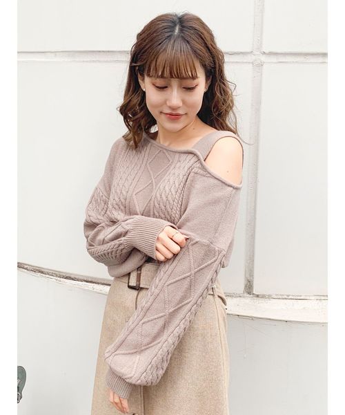 dazzlin(ダズリン)の「ケーブルイレギュラーネックプルオーバー(ニット/セーター・レディース・ブラック/グレー/アイボリー/モカ/グリーン/ベージュ/ブラウン・FREE)」の6枚目の写真