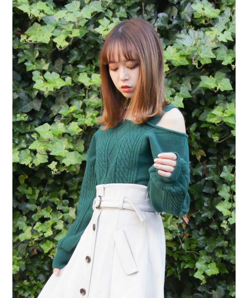 dazzlin(ダズリン)の「ケーブルイレギュラーネックプルオーバー(ニット/セーター・レディース・ブラック/グレー/アイボリー/モカ/グリーン/ベージュ/ブラウン・FREE)」の7枚目の写真