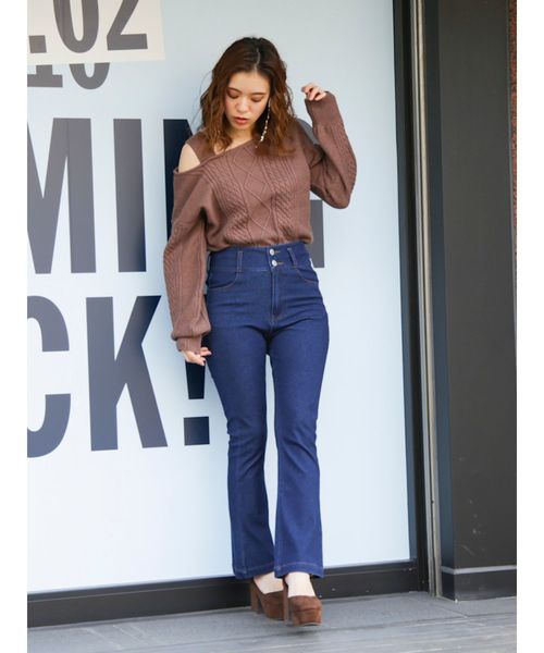 dazzlin(ダズリン)の「ケーブルイレギュラーネックプルオーバー(ニット/セーター・レディース・ブラック/グレー/アイボリー/モカ/グリーン/ベージュ/ブラウン・FREE)」の9枚目の写真