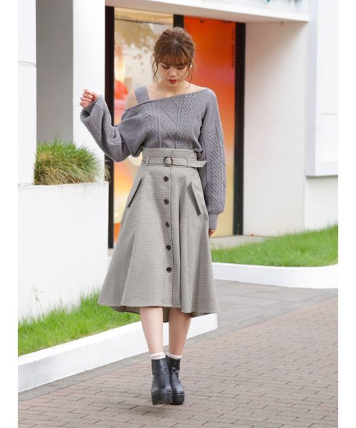 dazzlin(ダズリン)の「ケーブルイレギュラーネックプルオーバー(ニット/セーター・レディース・ブラック/グレー/アイボリー/モカ/グリーン/ベージュ/ブラウン・FREE)」の10枚目の写真