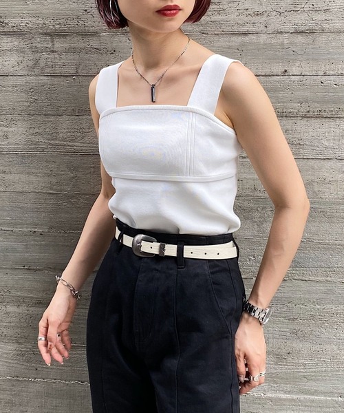 PAGEBOY（ページボーイ）の「ワイドストラップニットタンク（ニット/セーター・レディース・ブラック/オフホワイト/ワインレッド・FREE）」の2枚目の写真