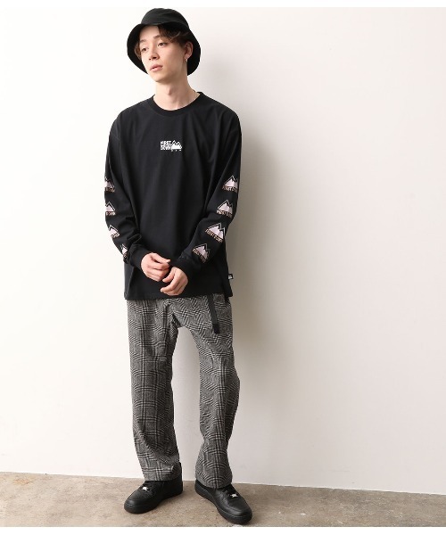 FIRST DOWN（ファーストダウン）の「【FIRST DOWN×JUNRed別注】袖プリント長袖Tシャツ（Tシャツ/カットソー・メンズ・ホワイト/ブラック/ベージュ・M/L）」の7枚目の写真