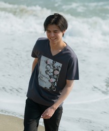 【ZERO STAIN】ロゴ入りフォトTシャツ 汗染み防止加工 バイカーロゴ/絵画デザイン