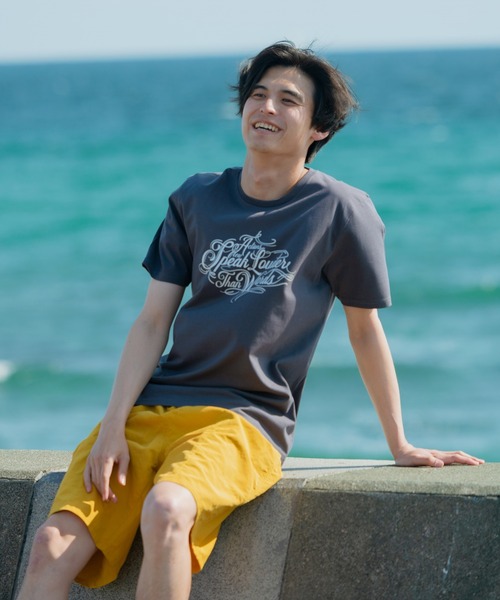 JEANS MATE(ジーンズメイト)の「【ZERO STAIN】ロゴ入りフォトTシャツ 汗染み防止加工 バイカーロゴ/絵画デザイン(Tシャツ/カットソー・メンズ・ライトベージュ/グレー/ホワイト系その他/ホワイト/ライトグリーン/ブラック/グレー系その他/ブルー・X-LARGE/LARGE/MEDIUM)」の14枚目の写真