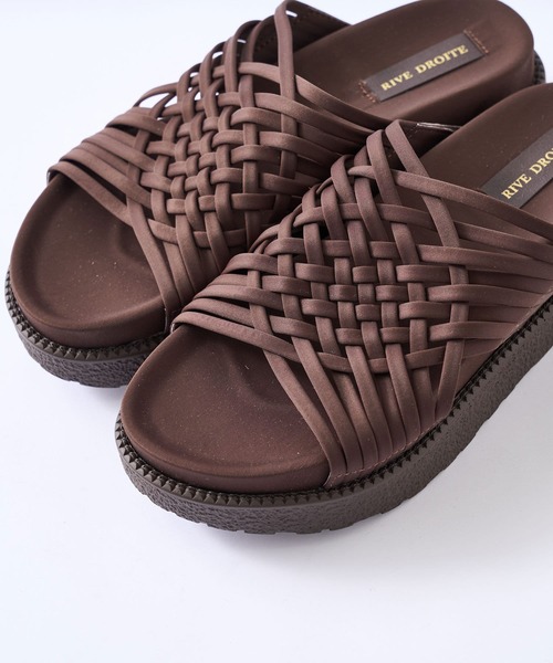 RIVE DROITE（リヴドロワ）の「柔らかな履き心地が魅力　プラットフォームサンダル（サンダル・レディース・ブラック/ベージュ/ブラウン・L/S/M）」の17枚目の写真