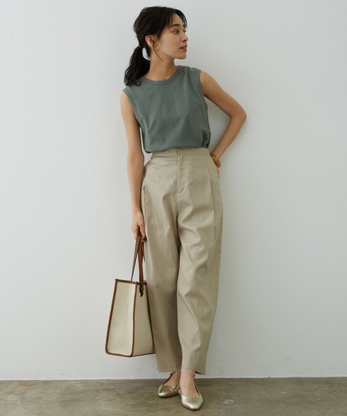 SALON adam et rope'(サロン アダム エ ロペ)の「【セットアップ対応】レーヨン麻ライトタックワイドパンツ(その他パンツ・レディース・チャコールグレー/ベージュ/サックスブルー・M/S)」の6枚目の写真