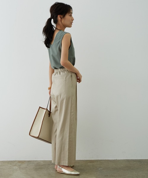 SALON adam et rope'(サロン アダム エ ロペ)の「【セットアップ対応】レーヨン麻ライトタックワイドパンツ(その他パンツ・レディース・チャコールグレー/ベージュ/サックスブルー・M/S)」の14枚目の写真