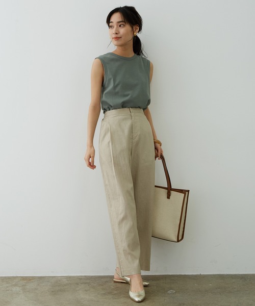 SALON adam et rope'(サロン アダム エ ロペ)の「【セットアップ対応】レーヨン麻ライトタックワイドパンツ(その他パンツ・レディース・チャコールグレー/ベージュ/サックスブルー・M/S)」の16枚目の写真