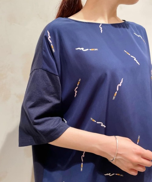 BEARDSLEY(ビアズリー)の「リップスティックTシャツ(Tシャツ/カットソー・レディース・アイボリー/ネイビー・FREE)」の1枚目の写真