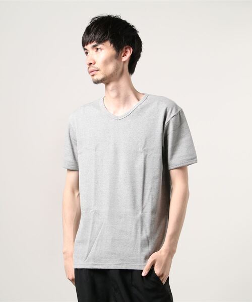 AVIREX（アヴィレックス）の「AVIREX（アヴィレックス）DAILY SS V-NECK T-SHIRT / デイリーVネックTシャツ（Tシャツ/カットソー・メンズ・ホワイト/グレー/ブラック/チャコール/オリーブ/ロイヤルブルー・LARGE/SMALL/MEDIUM/X-LARGE）」の3枚目の写真