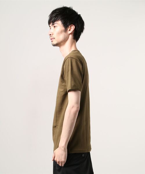 AVIREX（アヴィレックス）の「AVIREX（アヴィレックス）DAILY SS V-NECK T-SHIRT / デイリーVネックTシャツ（Tシャツ/カットソー・メンズ・ホワイト/グレー/ブラック/チャコール/オリーブ/ロイヤルブルー・LARGE/SMALL/MEDIUM/X-LARGE）」の7枚目の写真
