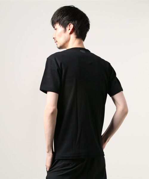 AVIREX（アヴィレックス）の「AVIREX（アヴィレックス）DAILY SS V-NECK T-SHIRT / デイリーVネックTシャツ（Tシャツ/カットソー・メンズ・ホワイト/グレー/ブラック/チャコール/オリーブ/ロイヤルブルー・LARGE/SMALL/MEDIUM/X-LARGE）」の12枚目の写真