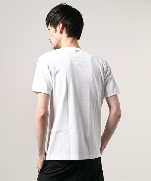 AVIREX（アヴィレックス）の「AVIREX（アヴィレックス）DAILY SS V-NECK T-SHIRT / デイリーVネックTシャツ（Tシャツ/カットソー・メンズ・ホワイト/グレー/ブラック/チャコール/オリーブ/ロイヤルブルー・LARGE/SMALL/MEDIUM/X-LARGE）」の13枚目の写真