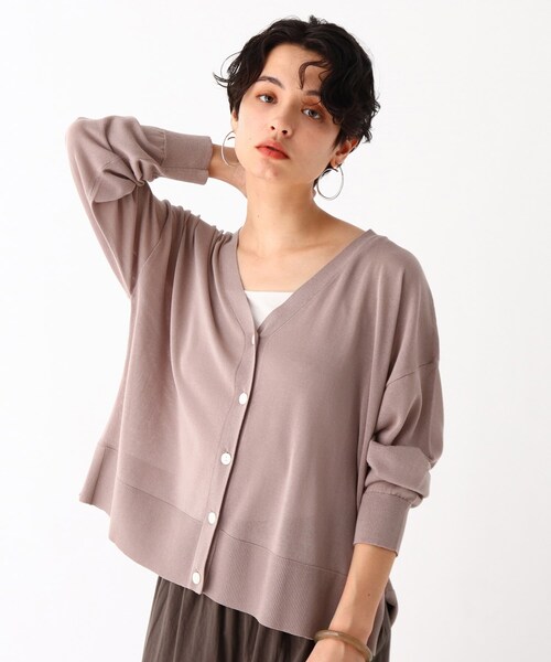 OPAQUE.CLIP（オペークドットクリップ）の「◆コットンアセテート天竺 ワイドVネックニットカーディガン【マルチファンクション/WEB限定カラー・サイズ】（カーディガン/ボレロ・レディース・キャメル/ピンク系その他/レッド系1/オリーブ系3/ブラック/ガンメタ・38/40/42）」の5枚目の写真