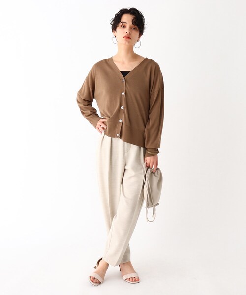 OPAQUE.CLIP（オペークドットクリップ）の「◆コットンアセテート天竺 ワイドVネックニットカーディガン【マルチファンクション/WEB限定カラー・サイズ】（カーディガン/ボレロ・レディース・キャメル/ピンク系その他/レッド系1/オリーブ系3/ブラック/ガンメタ・38/40/42）」の8枚目の写真