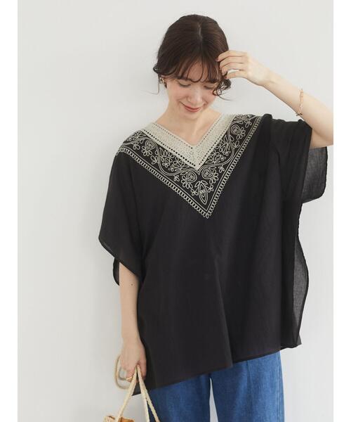 Green　Parks（グリーンパークス）の「Iインド刺繍Vネックブラウス＊（シャツ/ブラウス・レディース・ブルー/オフホワイト/ブラック・FREE）」の8枚目の写真