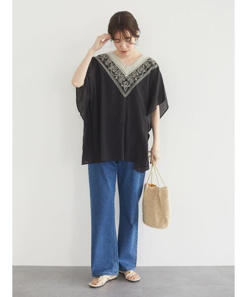 Green　Parks（グリーンパークス）の「Iインド刺繍Vネックブラウス＊（シャツ/ブラウス・レディース・ブルー/オフホワイト/ブラック・FREE）」の10枚目の写真