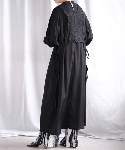 ＡＮＤＪ（アンドジェイ）の「レース胸当て付きポプリンワンピース（ワンピース・レディース・ブラック/ホワイト/ブラウン・M）」の11枚目の写真