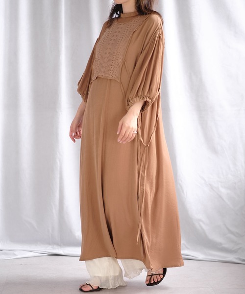 ＡＮＤＪ（アンドジェイ）の「レース胸当て付きポプリンワンピース（ワンピース・レディース・ブラック/ホワイト/ブラウン・M）」の13枚目の写真