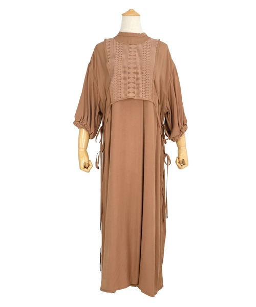 ＡＮＤＪ（アンドジェイ）の「レース胸当て付きポプリンワンピース（ワンピース・レディース・ブラック/ホワイト/ブラウン・M）」の16枚目の写真