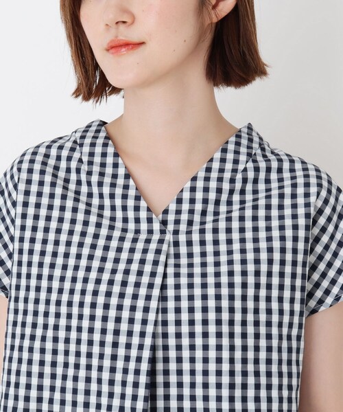 DRESKIP（ドレスキップ）の「◆ひんやりバックスリットブラウス（シャツ/ブラウス・レディース・ブラック系2/ダークグリーン系2/ネイビー系1・02/03/04）」の12枚目の写真