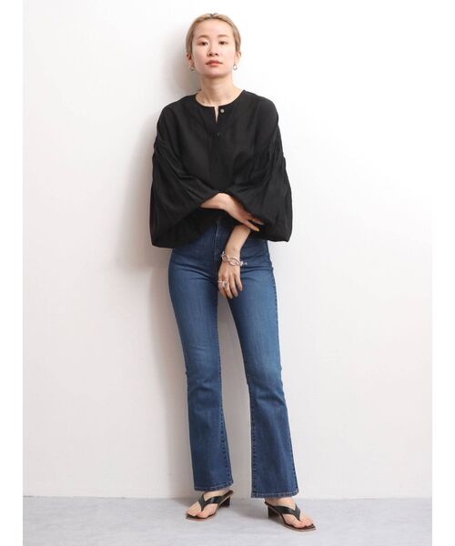 Ungrid(アングリッド)の「フロントタックシアーボリュームブラウス(シャツ/ブラウス・レディース・ブラック/アイボリー・FREE)」の10枚目の写真