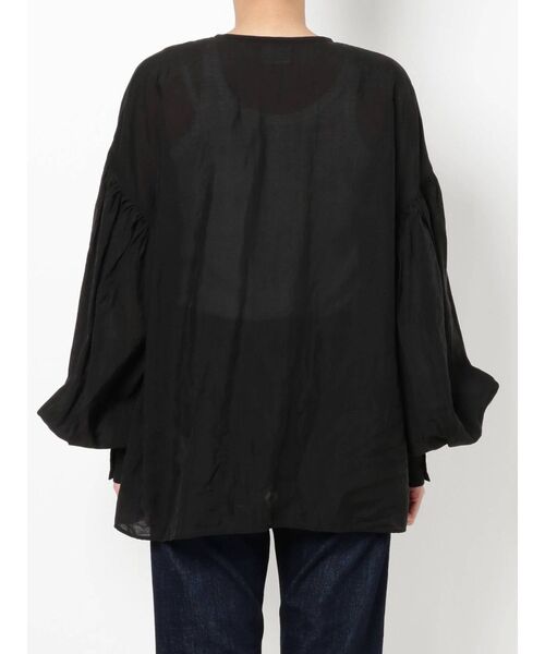 Ungrid(アングリッド)の「フロントタックシアーボリュームブラウス(シャツ/ブラウス・レディース・ブラック/アイボリー・FREE)」の13枚目の写真