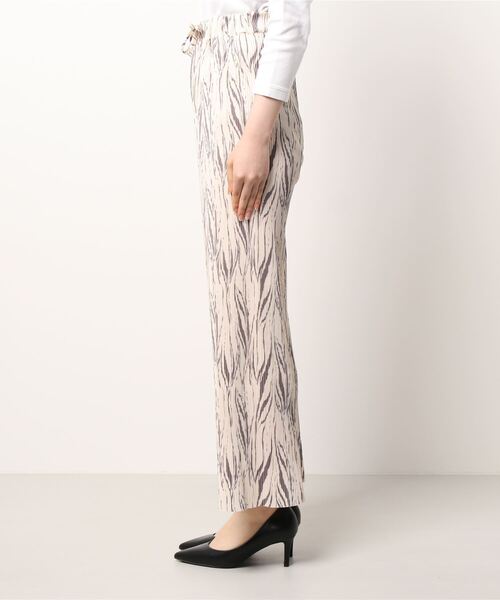 Chiaro（キアロ）の「ゼブラ柄楊柳プリーツストレートパンツ（その他パンツ・レディース・ブラック/ブラウン/アイボリー・FREE）」の5枚目の写真