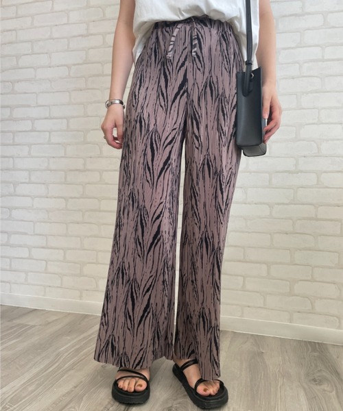 Chiaro（キアロ）の「ゼブラ柄楊柳プリーツストレートパンツ（その他パンツ・レディース・ブラック/ブラウン/アイボリー・FREE）」の9枚目の写真