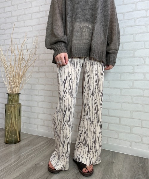 Chiaro（キアロ）の「ゼブラ柄楊柳プリーツストレートパンツ（その他パンツ・レディース・ブラック/ブラウン/アイボリー・FREE）」の15枚目の写真