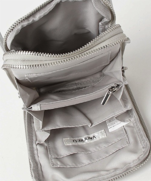 VANNIE U(ヴァニーユー)の「ウォレットショルダーBAG(ショルダーバッグ・レディース・ブラック/シルバー/アイボリー・FREE)」の7枚目の写真