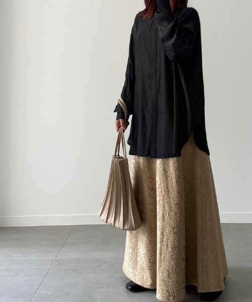 NEUNA（ヌナ）の「同色ステッチデザイン比翼仕立てロングシャツ（シャツ/ブラウス・レディース・ブラック/ブルー/グレイッシュベージュ・FREE）」の20枚目の写真