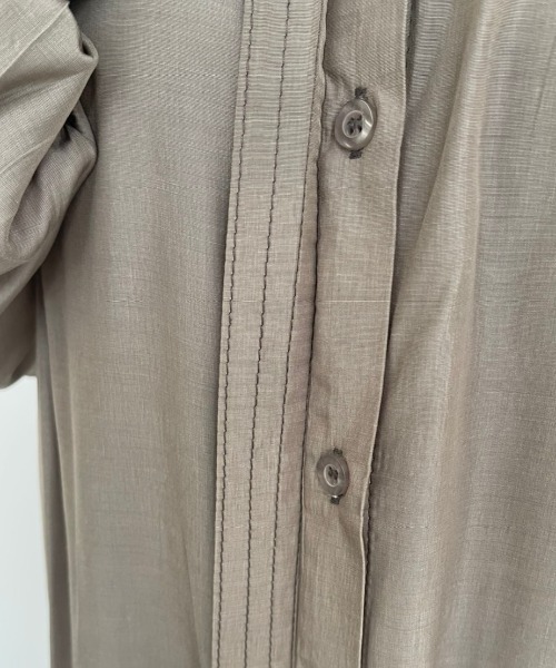 NEUNA（ヌナ）の「同色ステッチデザイン比翼仕立てロングシャツ（シャツ/ブラウス・レディース・ブラック/ブルー/グレイッシュベージュ・FREE）」の17枚目の写真