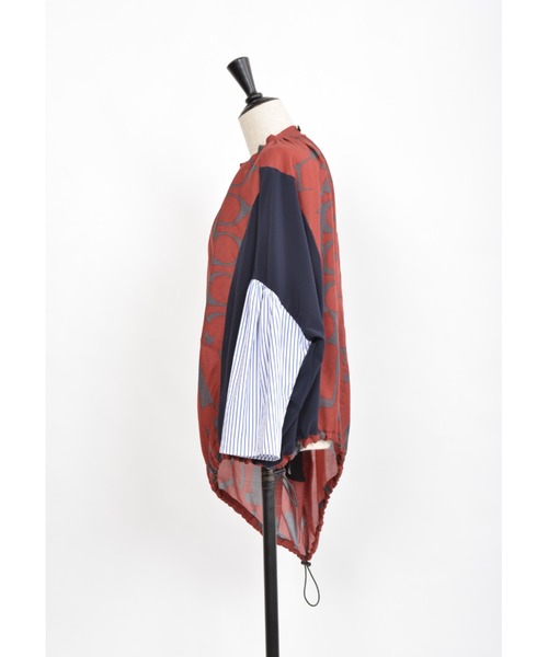 gomme（ゴム）の「フラワーベースプリント　ギャザーブラウス（シャツ/ブラウス・レディース・ブラック/チャコールグレー/ベージュ・MEDIUM）」の8枚目の写真