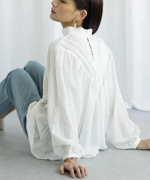 White Collection（ホワイトコレクション）の「【2021A/W】ドビーストライプ前後2WAYピンタックチュニックブラウス（シャツ/ブラウス・レディース・ホワイト/アイボリー/ブラック・FREE）」の4枚目の写真