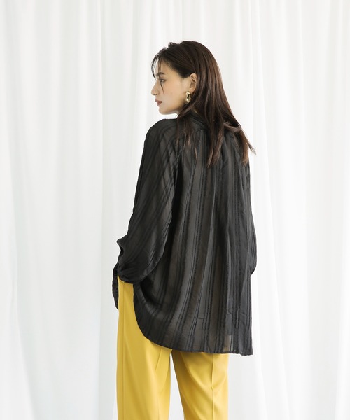 White Collection（ホワイトコレクション）の「【2021A/W】ドビーストライプ前後2WAYピンタックチュニックブラウス（シャツ/ブラウス・レディース・ホワイト/アイボリー/ブラック・FREE）」の18枚目の写真