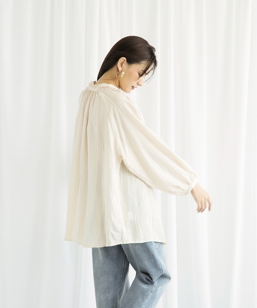 White Collection（ホワイトコレクション）の「【2021A/W】ドビーストライプ前後2WAYピンタックチュニックブラウス（シャツ/ブラウス・レディース・ホワイト/アイボリー/ブラック・FREE）」の13枚目の写真