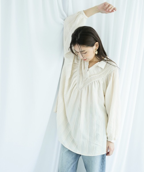 White Collection（ホワイトコレクション）の「【2021A/W】ドビーストライプ前後2WAYピンタックチュニックブラウス（シャツ/ブラウス・レディース・ホワイト/アイボリー/ブラック・FREE）」の19枚目の写真