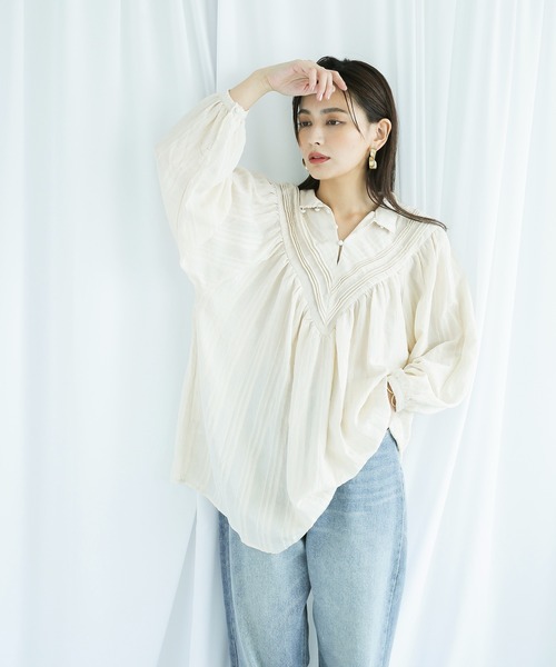 White Collection（ホワイトコレクション）の「【2021A/W】ドビーストライプ前後2WAYピンタックチュニックブラウス（シャツ/ブラウス・レディース・ホワイト/アイボリー/ブラック・FREE）」の15枚目の写真