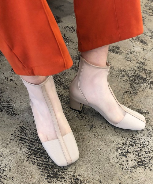 210nouve（トゥージュヌーブ）の「スクエアトゥシアーパイピングブーツ（ブーツ・レディース・ベージュ/ブラック・39/38/36/37）」の12枚目の写真