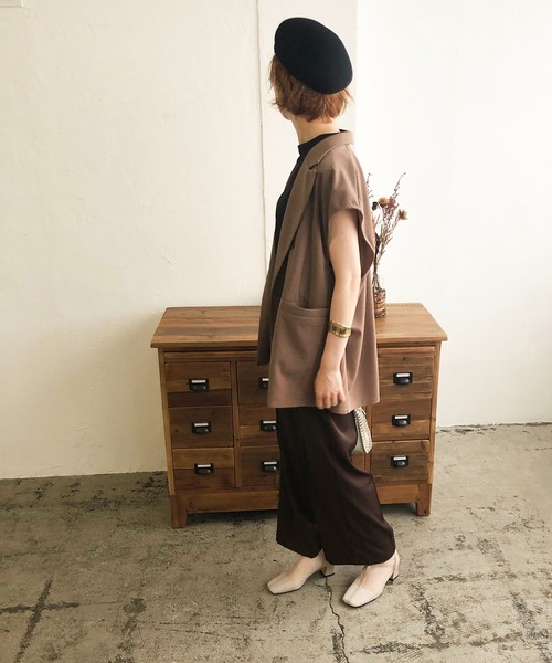 210nouve（トゥージュヌーブ）の「スクエアトゥシアーパイピングブーツ（ブーツ・レディース・ベージュ/ブラック・39/38/36/37）」の11枚目の写真