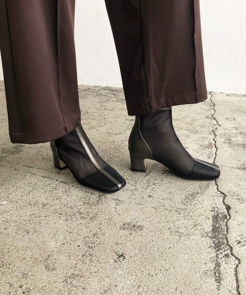 210nouve（トゥージュヌーブ）の「スクエアトゥシアーパイピングブーツ（ブーツ・レディース・ベージュ/ブラック・39/38/36/37）」の10枚目の写真