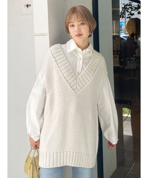 EMODA(エモダ)の「オーバーサイズニットベスト(ベスト・レディース・ブラック/アイボリー/キャメル・FREE)」の8枚目の写真