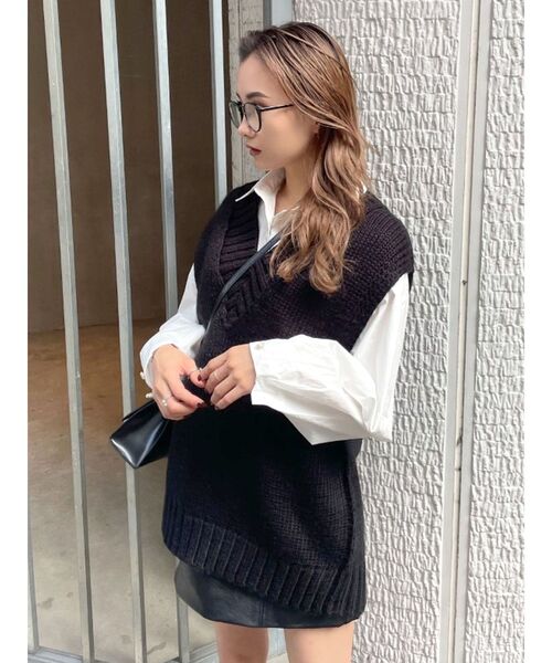 EMODA(エモダ)の「オーバーサイズニットベスト(ベスト・レディース・ブラック/アイボリー/キャメル・FREE)」の13枚目の写真