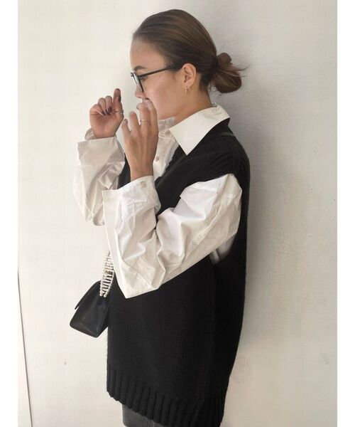 EMODA(エモダ)の「オーバーサイズニットベスト(ベスト・レディース・ブラック/アイボリー/キャメル・FREE)」の10枚目の写真